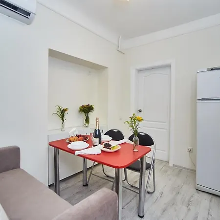 Apartment In The Very Center Of Odessa Exterior photo